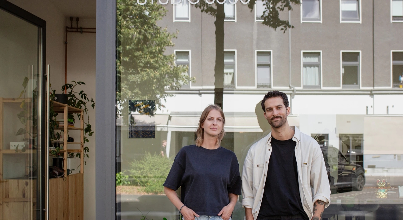 Contact Studio 3000 Felix and Anka in front of the studio in Cologne Ehrenfeld